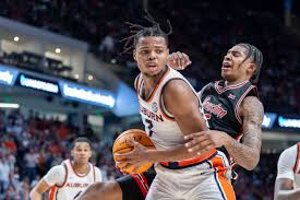 Keyshawn Hall scores 20 as No. 1 Houston holds off No. 22 Auburn 73-72 -  WAKA 8