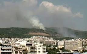 Φωτιά ξέσπασε πριν από λίγα λεπτά στο δάσος του σέιχ σου, στο ύψος των κωνσταντινουπολίτικων θεσσαλονίκης. Fwtia 3espase Sto Seix Soy Tempo24 News