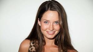 I have black hair and very blue eyes,my ancestry is italian,english,spanish and possibly there is chinese and irish on my fathers side.so i think i got my hair and eye combination from that. Hd Wallpaper Actresses Merritt Patterson Blue Eyes Brunette Face Smile Wallpaper Flare