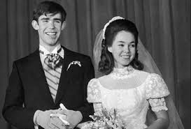 On December 22 1968 After Her Father Was Elected President But Before He Took Office Julie Married David Eisenhower Grandson Famous Couples Celebrity Weddings First Daughter