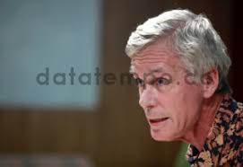 PETER BRIAN RAMSAY CAREY DI TEMPO