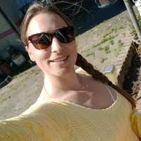 Daphne Nielsen's Instagram, Twitter & Facebook