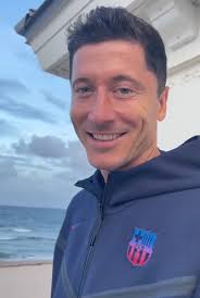 Luis (@Luispineda_22)