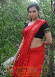 As a norm, i don't plan to show my navel, but wearing low hip saree also means you get your fair share of 'shows'. Actress Priyanka Deep Navel Show In Red Saree Stills Priyanka Deep Galleries Hd Images