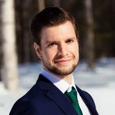 NerdTweet] While #Dorian may encounter higher shear in Caribbean, there is  some subtlety. You can see the PV max split off in the Bahamas and back  west of the TC. If Dorian