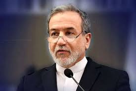 ‫عراقچی: نتانیاهو دقیقاً چه چیزی می‌کشد؟/ او پس از شکست کامل در تحقق اهداف  جنگی‌اش علیه ایران و پس از آن‌که مجبور شد برای نجات خود به یک «بابایی» پناه  ببرد، اکنون‬‎
