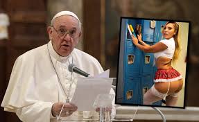 Papież franciszek zmienił zapisy kodeksu prawa kanonicznego, czyniąc instytucjonalnym to, co już miało miejsce w praktyce. Papiez Podziwia Modelke W Katolickim Mundurku Polubil Jej Seksowne Fotki Zdjecia Super Express Wiadomosci Polityka Sport