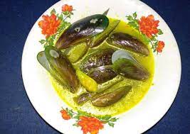 Tinorangsak or tinoransak is an indonesian hot and spicy meat dish that uses specific bumbu (spice mixture) found in manado cuisine of north sulawesi, indonesia. Resep Kerang Hijau Kuah Kuning Oleh Sarah Hajar Mahmudah Cookpad