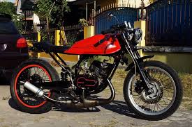 Motor rx king merupakan motor lama yang paling banyak dicari dari penggemar mototr klasik dan unik. Yamaha Rx King 2004 Cafe Racer Tampilan Beda Rx King Cafe Racer Galeri Foto Otosia Com Otosia Com