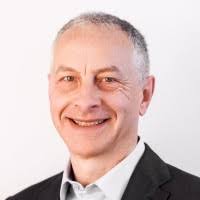 400+ profilů „Robin“