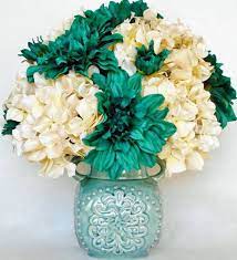 Buchen sie ihre nächste ferien online! Artificial Flower Arrangement Green Teal Dahlias Cream Colored Hydrangea In A Teal Vase Silk Flower Arrangement Silk Floral Arrangement Artificial Flower Arrangements Flower Arrangements Silk Floral Arrangements