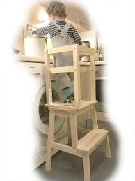 Spiele Fur Einjahrige In Der Kuche Kreativsein Blog Stuhle Fur Kinder Kleinkind Kuche Diy Spielkuche