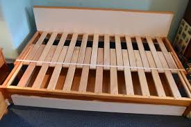 Http Bild5 Qimage De Praktisches Ikea Bett Foto Bild 75628215 Jpg Diy Bed Murphy Bed Ikea Woodworking Bed