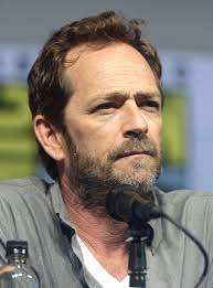 Le 4 mars dernier, luke perry décédait des suites d'un violent avc. Luke Perry Wikipedia