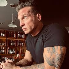 Michael Lundstrom's Instagram, Twitter & Facebook