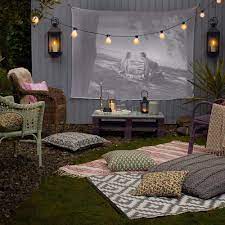 Home movie theater ideas don't need to be complex: 20 Cool Backyard Movie Theaters For Outdoor Entertaining