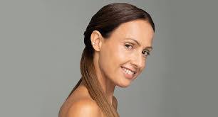 Laura Andres's Instagram, Twitter & Facebook