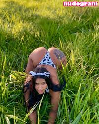 Mc Iasmin  oficial_mc.iasmin Foto vazada OnlyFans nua 4 - Nudogram v2.1