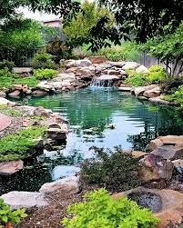 Hinterhof Teich Der Kleine Garten Landschaftlich Gestaltet Garten Gestaltet Der Garten G Pond Landscaping Waterfalls Backyard Waterfall Landscaping