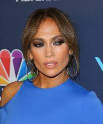 After dating for two years before calling off their engagement in 2004, the former couple remains one of the most famous celebrity pairings. Jennifer Lopez Das Sind Ihre Ex Manner