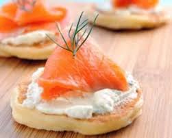 Recette De Blinis Aux Chutes De Saumon Fume Et Ricotta Recette Recette Blinis Blinis Saumon Saumon Fume