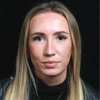 Holly Squires's Instagram, Twitter & Facebook