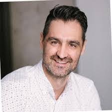 Eleanor Morelli's Instagram, Twitter & Facebook