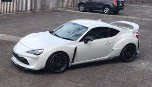 この発想はなかった トヨタ86をgrスープラ風にするオーバーフェンダーキット そして80スープラ風のリアウイングが登場 86 トヨタ チューニングカー スープラ