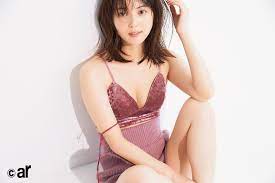 佐々木希、美バストチラ見せで“色気”語る - モデルプレス