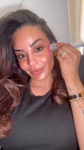 Jet lag? Never heard of her, just a quick touch up with Bubble Gum + Chin  Up ✈️🍬✨