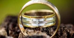 Di questi tempi gli anniversari di matrimonio meritano delle feste grandiose, difatti quando un al di là dei paragoni aurei i regali per 50 anni di matrimonio possono essere un bel dilemma, anche perché dopo 49 anniversari è lecito avere una. Regalo Nozze D Oro 50 Anni Di Matrimonio Regalix