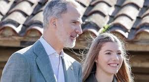 Joan Piqué y Montserrat Bernabéu llegan a casa de Gerard Piqué y Shakira  para ver a Milan