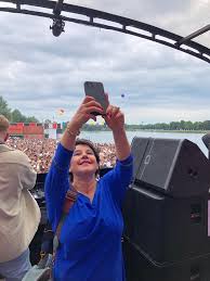 Listen to verknipt festival 2019 now. Organisatie Verknipt Festival Schrikt Van Besmettingen Qr Code Streng Gecontroleerd Nos