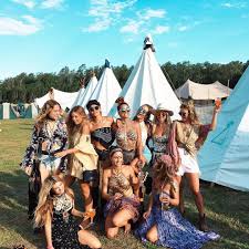 Falls Festival With Gorgeous Bohemian Festival Fashion So Many Patterns Colours General Fall Festival Fashion Fall Festival Outfit Music Festival Outfits