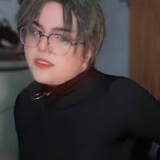 Hola , Hola mi banda últimamente estado muy enferma y no les e regalado  bonitas sesiones de fotos ✨ , pero es más que nada por temas de mi salud ,  aún