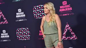 Saiba o que aconteceu ao comediante, que sofreu uma lesão no braço. Irma De Britney Spears Quebra Silencio E Mostra O Seu Apoio A Cantora