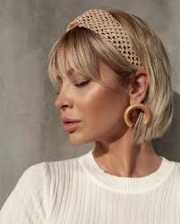 3 Cách Đeo Bờm Cho Tóc Ngắn Không Bị Tuột Hoặc Xô Rối