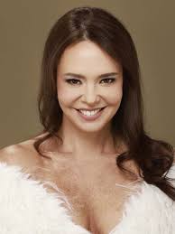 Hace 14 años se estrenaba la novela “Los Herederos del Monte”,  @natashaklauss27 interpretó a la bella y encantadora Berta Soto. 2📸: Nata  y @hugoleonferrer 3,4,5 y 6📸:bastidores . . . . #losherederosdelmonte #