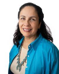 Linda Renner's Instagram, Twitter & Facebook