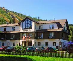 Lanová dráha bude jezdit každou půl a celou hodinu. Hotel Harrachov Inn Harrachov Unterkunft Hportal De