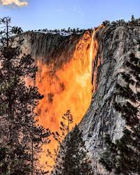 Yosemite Firefall Une Rare Cascade De Feu Dans Le Yosemite National Park 2tout2rien California Tourist Attractions National Parks Yosemite National Park