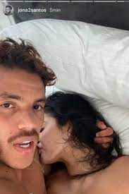 Latin stations were served with the song loco, a smooth bachata duet with urban bachata superstar romeo santos. Jonathan Dos Santos Viral Mexicano Subio Por Error Imagen Desnuda Con Doble De Kylie Jenner En Instagram Y Es Tendencia Foto Futbol Internacional Depor
