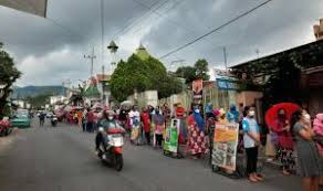 Kontestasi kampung di riuhnya perubahan kota. Kampung Meduran Sambung Srawung Diharapkan Mampu Lestarikan Solidaritas Dan Spirit Berbagi Malang News