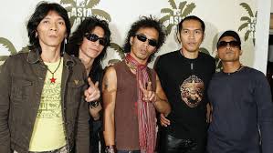 Penyakit ginjal kronis, pada gagal ginjal kronis ini penderita pada umumnya akan mulai mengalami tubuh yang cepat lelah, rasa mual, dan juga masalah pernapasan (sesak nafas). Mengenal Gagal Ginjal Kronis Penyakit Di Tubuh Abdee Slank