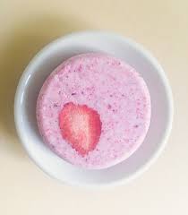 Festes Erdbeer Shampoo Rezept Fur Eine Sehr Feste Shampoo Bar Shampoo Selber Machen Rezepte Shampoo Selber Machen Hausgemachtes Shampoo
