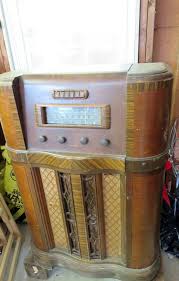 Absolute Auctions Realty Antique Radio Antique Radio Cabinet Vintage Radio