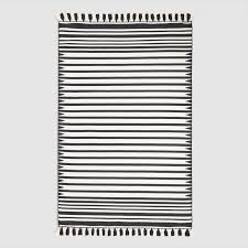 Black And White Outdoor Rug 5x7 20 Gorgeous Farmhouse Outdoor Rugs Farmhouse Outdoor Rugs Indoor Outdoor Rugs Rugs