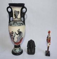 São muitas ideias criativas para você investir. Anfora De Barro Com Figura Grega Esfinge Decorativa E