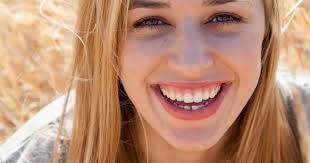 Summer Mcfadden's Instagram, Twitter & Facebook