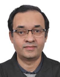 Data-driven Prognostics with Predictive Uncertainty Estimation using  Ensemble of Deep Ordinal Regression Models